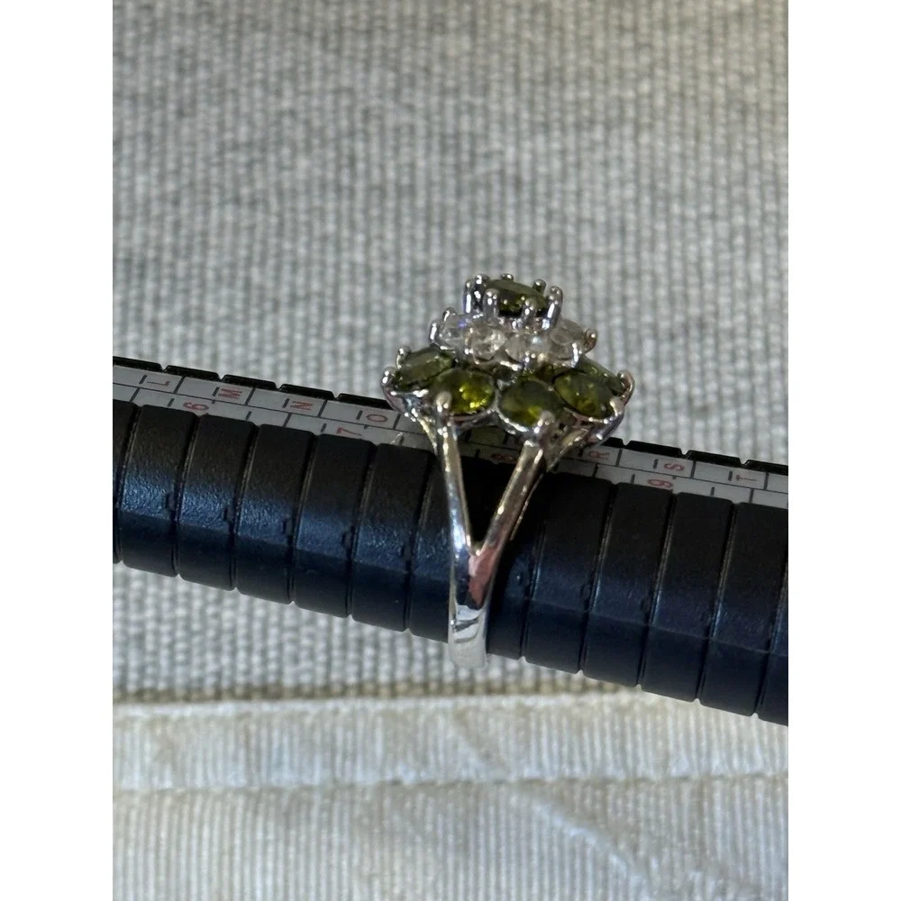 Vintage White Gold Tone Tiered Green Clear Flower Cluster Ring Size 8 SEE NOTE